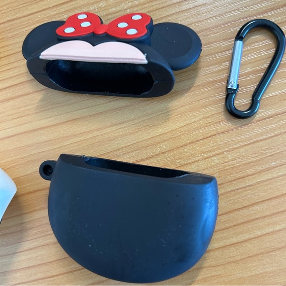 Set of 2 - New Apple Airpod Gen 1/2 Case - Picture 7 of 13